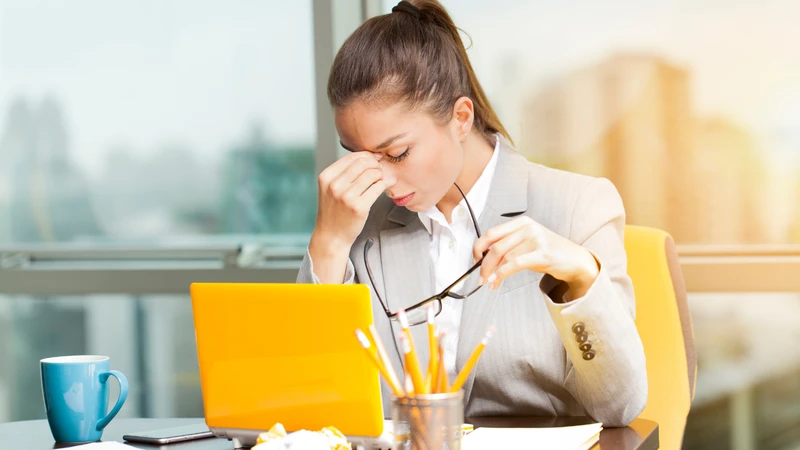 Thức khuya không chỉ tác động đến nội tiết mà còn ảnh hưởng rõ rệt đến sức khỏe tinh thần và khả năng tập trung