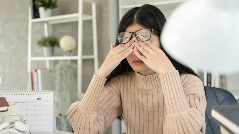 Giảm khả năng tập trung là triệu chứng có thể gặp trong suy giảm nhận thức