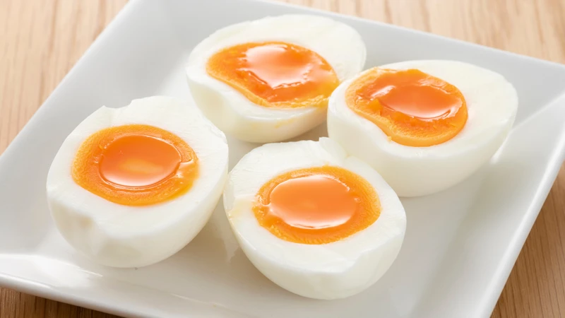 2 quả trứng gà luộc bao nhiêu calo? Đây là thắc mắc phổ biến của nhiều người