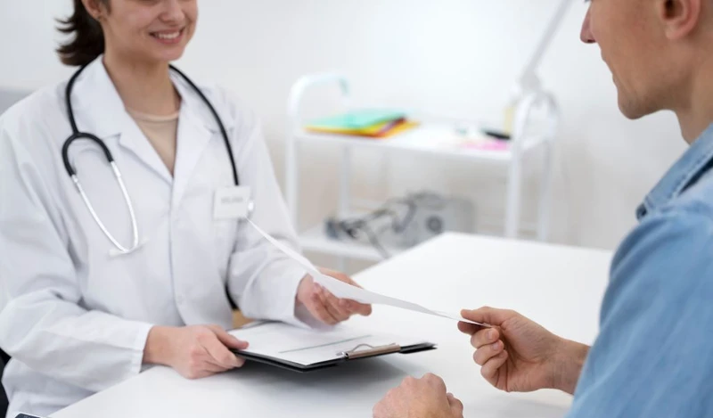 Kiểm tra hormone tuyến giáp định kỳ để đảm bảo điều trị hiệu quả