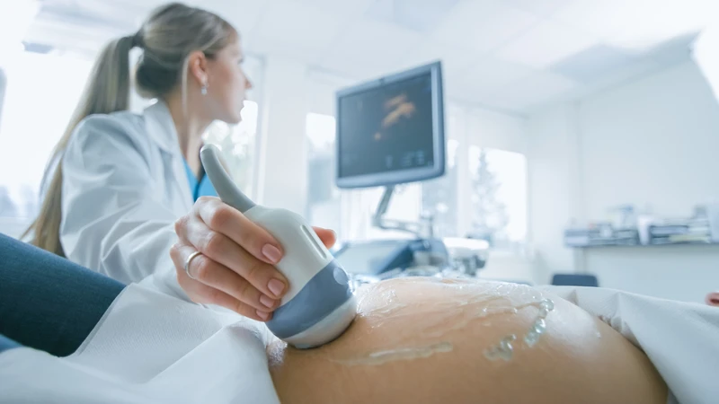 Theo dõi sát những ngày gần sinh để kịp thời nhận biết dấu hiệu chuyển dạ, đảm bảo an toàn cho cả mẹ và bé