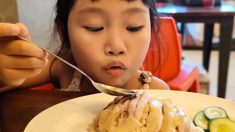 Trẻ 10 tuổi dễ thiếu vi chất do chế độ ăn và sinh hoạt chưa đáp ứng đầy đủ nhu cầu của cơ thể