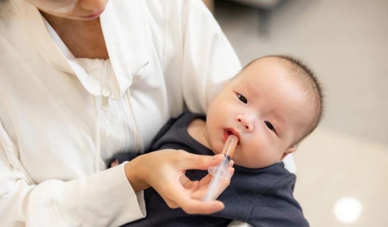 Suy giáp bẩm sinh không thể chữa hoàn toàn, cần điều trị hormone thay thế lâu dài