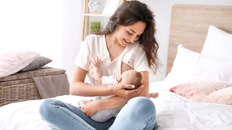 Nuôi con bằng sữa mẹ để tăng cường sức đề kháng, hỗ trợ phát triển toàn diện
