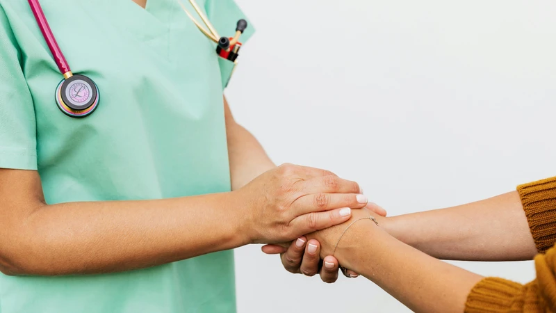Nếu kết quả test nhanh HIV dương tính, hãy đến bác sĩ để được tư vấn thực hiên bước tiếp theo