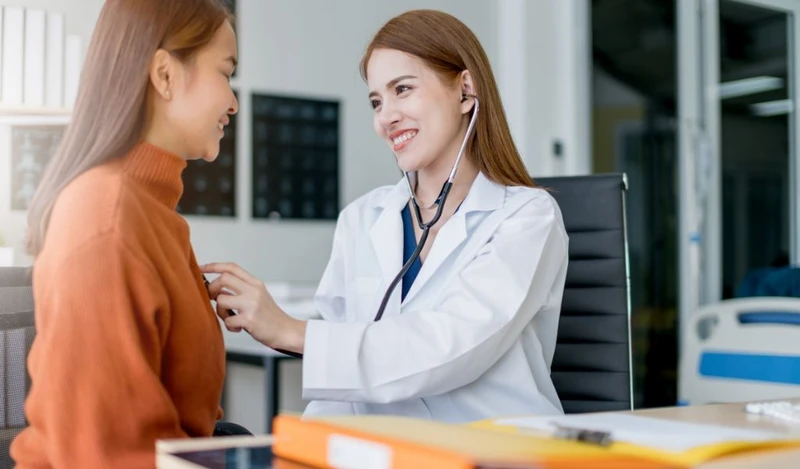 Khám sàng lọc trước tiêm giúp đánh giá sức khỏe và đảm bảo quá trình tiêm HPV diễn ra an toàn hơn