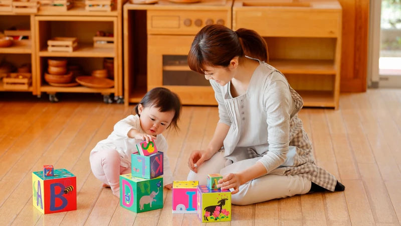 Hãy dành thời gian chơi cùng con, để bé cảm nhận được sự quan tâm từ gia đình