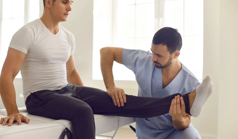 Vật lý trị liệu phục hồi chức năng nhằm hỗ trợ phục hồi khớp gối