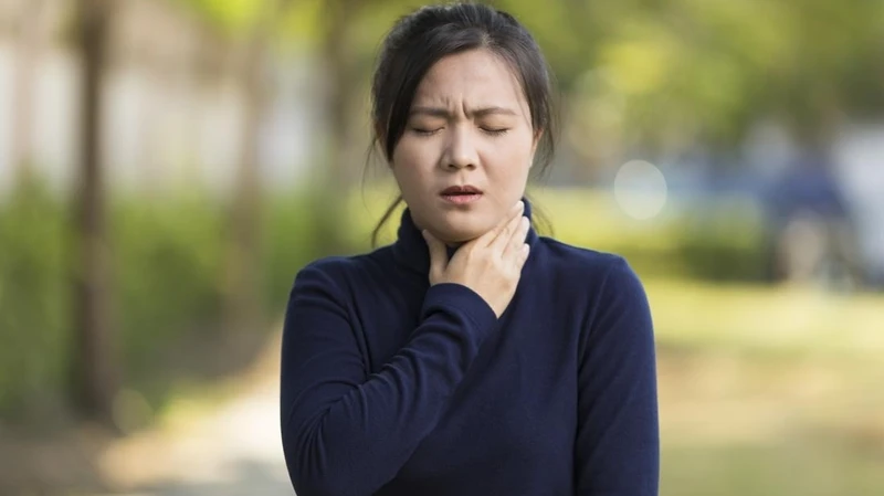 Sốc phản vệ có thể diễn tiến rất nhanh, gây suy hô hấp, tụt huyết áp và đe dọa tính mạng
