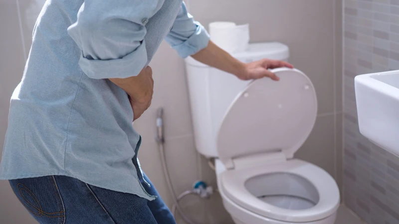Đi tiểu bất thường là dấu hiệu sớm nhất của suy thận nhẹ