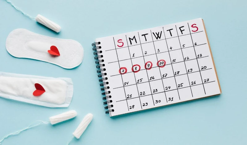 Chậm kinh 10 ngày đang cho con bú là hiện tượng sinh lý phổ biến sau sinh và thường không đáng lo ngại