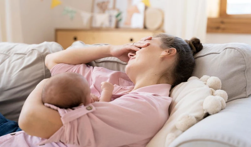 Mệt mỏi, buồn nôn, chóng mặt cùng chậm kinh kéo dài là dấu hiệu cần được chú ý