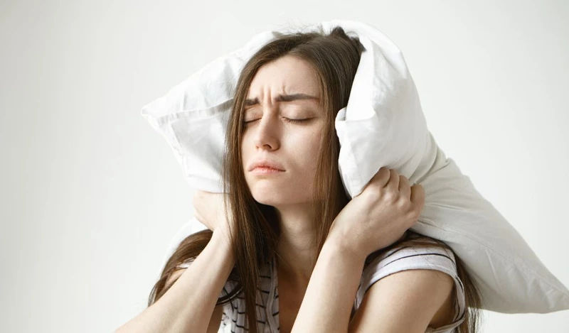 Thiếu ngủ làm tăng gốc tự do, thúc đẩy lão hóa da và gây rối loạn sắc tố