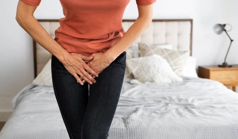 Nhiễm trùng đường tiết niệu gây tiểu buốt và đau nhói bụng dưới
