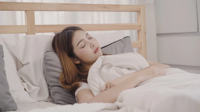 Đẻ mổ có được nằm nghiêng không? Những tư thế nằm sau sinh mổ giúp mẹ hồi phục nhanh chóng 3