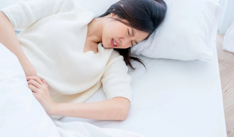 Sỏi túi mật khiến người bệnh đau quặn thắt ở vùng bụng bên phải