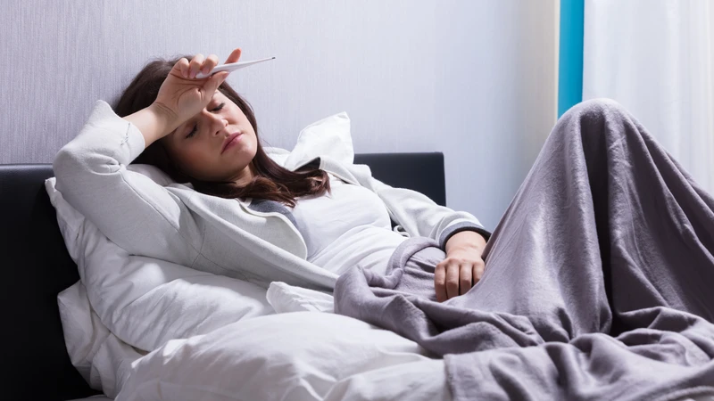 Một số người có thể bị sốt nhẹ sau tiêm