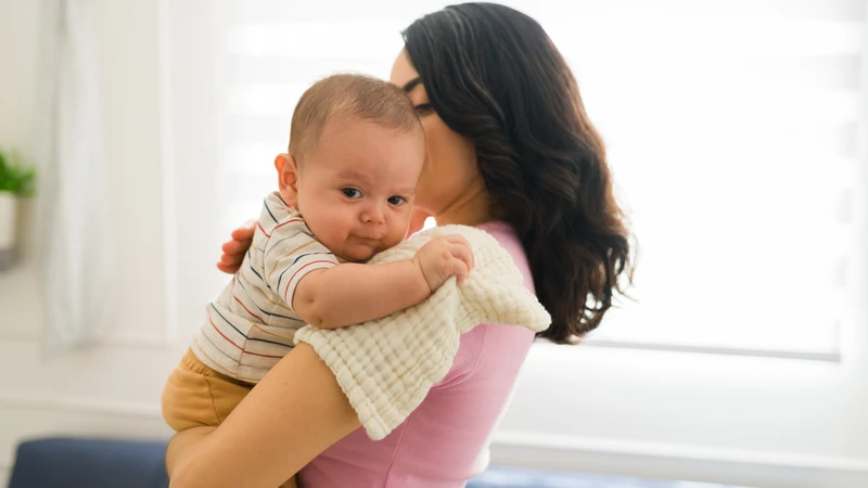 Trẻ sơ sinh bị sôi bụng mẹ nên ăn gì để trẻ nhanh khỏi 4.png