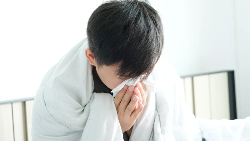 Nên nghỉ ngơi đầy đủ, uống đủ nước và theo dõi tình trạng sức khỏe