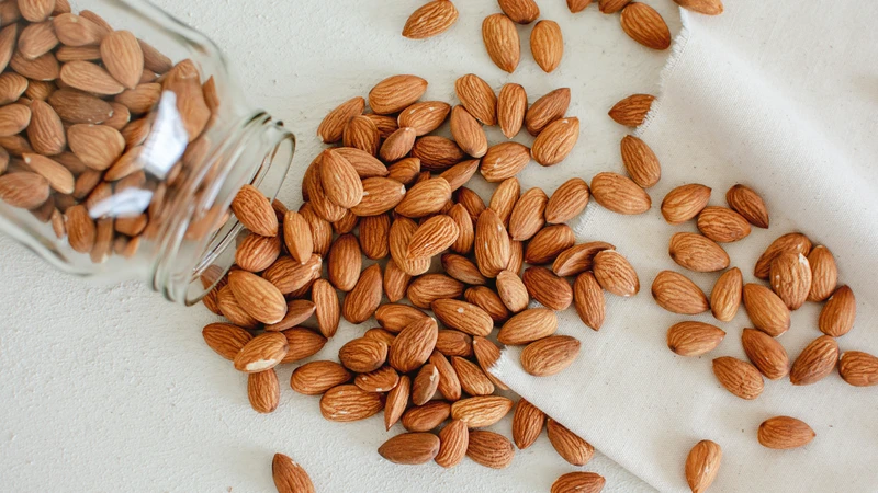 Hạnh nhân là loại hạt giàu giá trị dinh dưỡng với nhiều protein