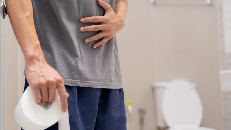 Chất xơ trong hẹ giúp kích thích nhu động ruột, làm mềm phân và ngăn ngừa hiệu quả tình trạng táo bón