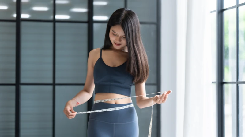 Người thừa cân, béo phì hoặc đang kiểm soát cân nặng cần hạn chế ăn sầu riêng uống trà sữa
