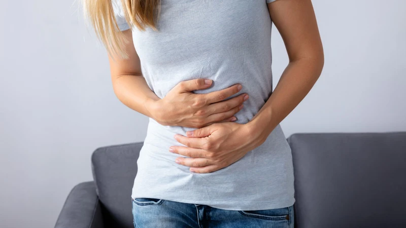 Ăn sữa chua buổi tối không đúng cách có thể khiến bạn bị khó tiêu