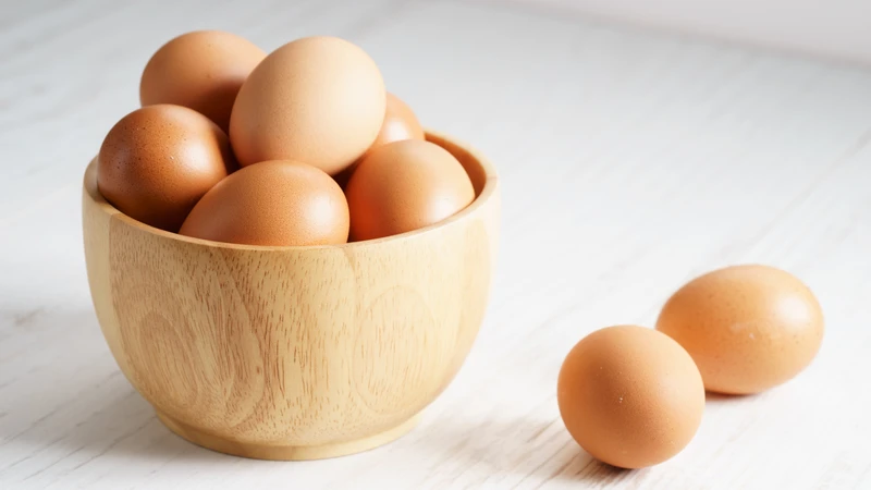 Nên chọn trứng tươi, sạch từ các nguồn uy tín để đảm bảo chất lượng