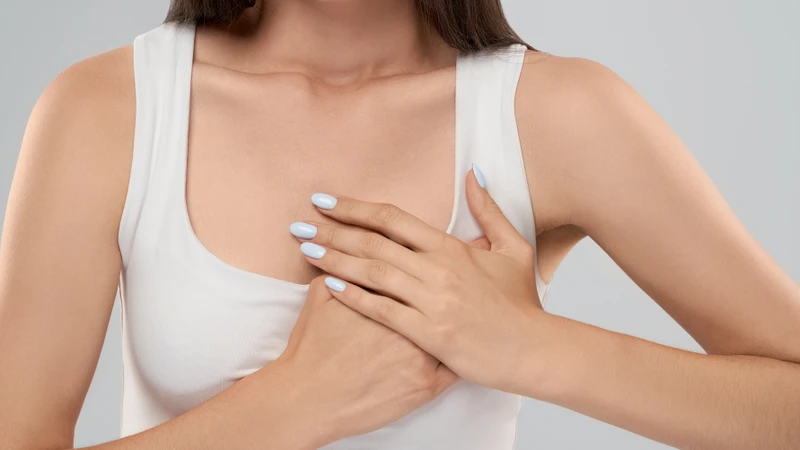 Áp xe vú do vi sinh vật kỵ khí là tình trạng hình thành ổ mủ trong mô tuyến vú