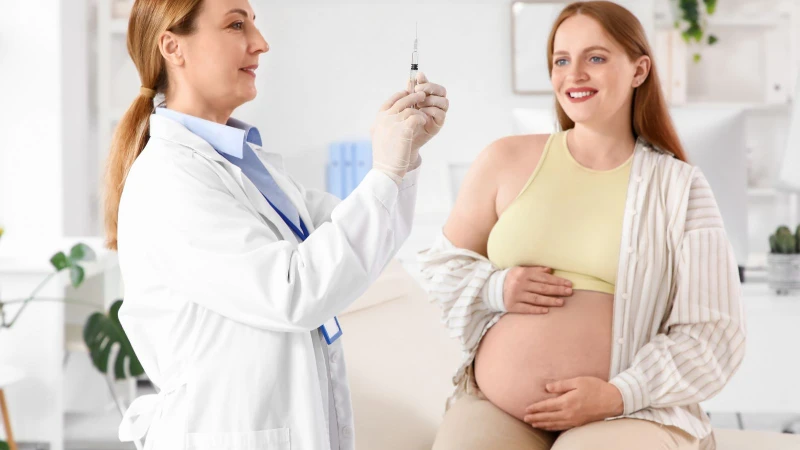 Bà bầu có nên tiêm cúm không? Khi nào nên tiêm?