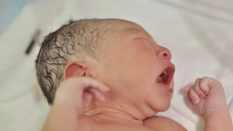 Bà bầu đau bụng đẻ dưới nước là gì? Ưu và nhược điểm của phương pháp sinh con dưới nước2