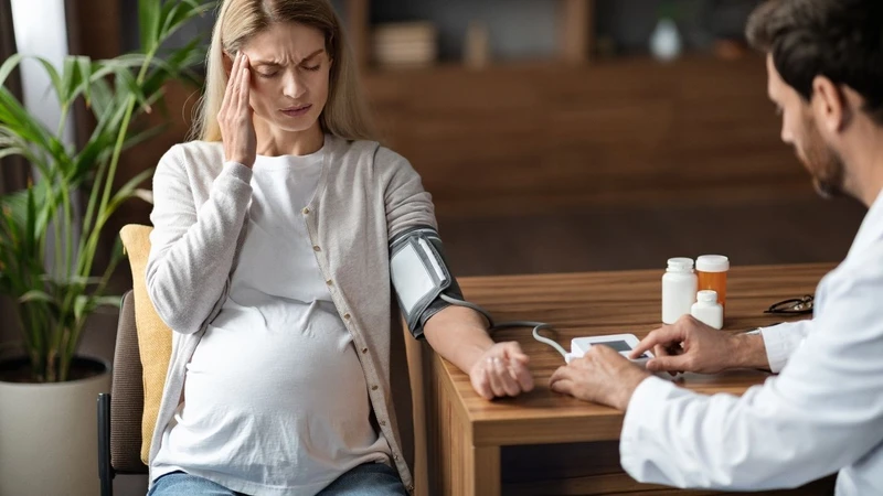 Bà bầu khạc đờm ra máu có sao không? Nguyên nhân và cách xử trí an toàn 4