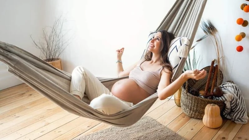 Bà bầu nằm võng được không? Có ảnh hưởng gì không? 1