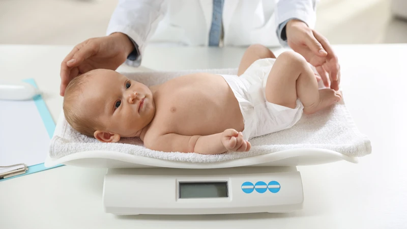 Hiểu đúng bảng cân nặng chuẩn cho bé từ 0 - 12 tháng