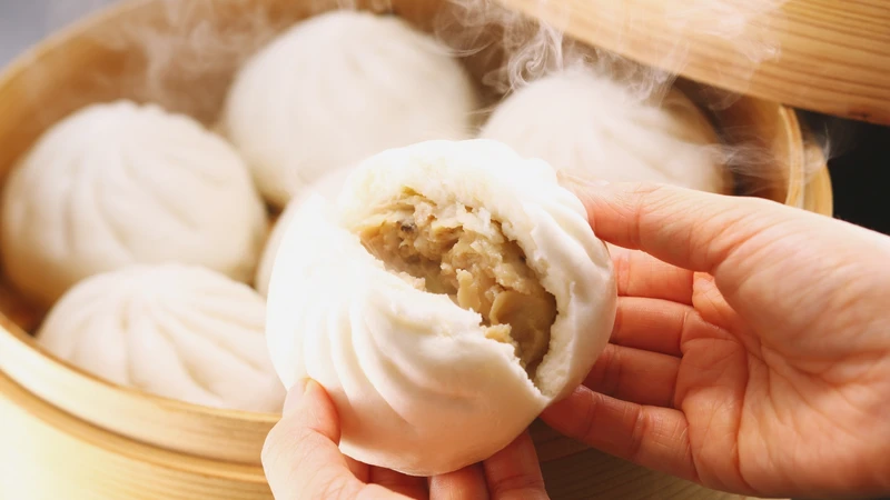 Bánh bao là món ăn phổ biến trong bữa sáng hoặc bữa phụ của nhiều người Việt