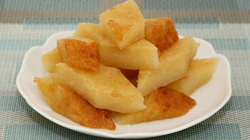Bánh khoai mì nướng vàng ươm hấp dẫn nhưng chứa lượng calo đáng kể
