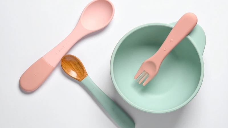 Bát silicone mềm, an toàn, có đế hít chống đổ,&nbsp;phù hợp với bé mới tập ăn, 6 - 12 tháng
