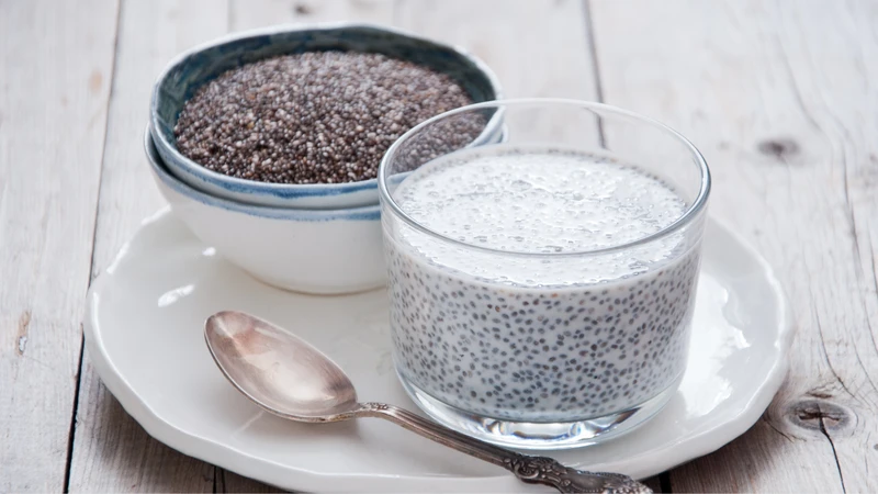 Kết hợp hạt chia với sữa giúp bạn cung cấp năng lượng cho các hoạt động hàng ngày