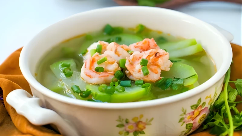 Mẹ bầu có thể chế biến canh bầu nấu tôm để kết hợp bổ sung thêm protein