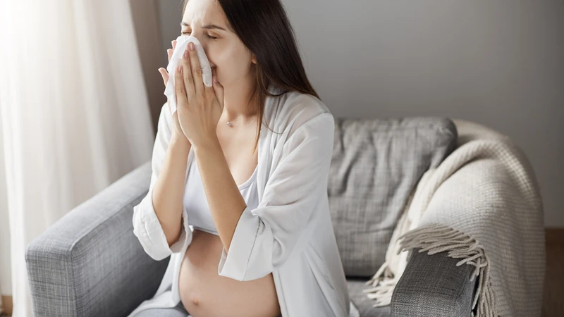 Bầu 3 tháng đầu bị cảm lạnh có sao không và những điều mẹ bầu cần biết 1