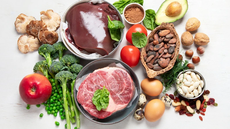Kết hợp đa dạng các loại thực phẩm giàu sắt để hỗ trợ cơ thể bổ sung sắt từ nguồn tự nhiên