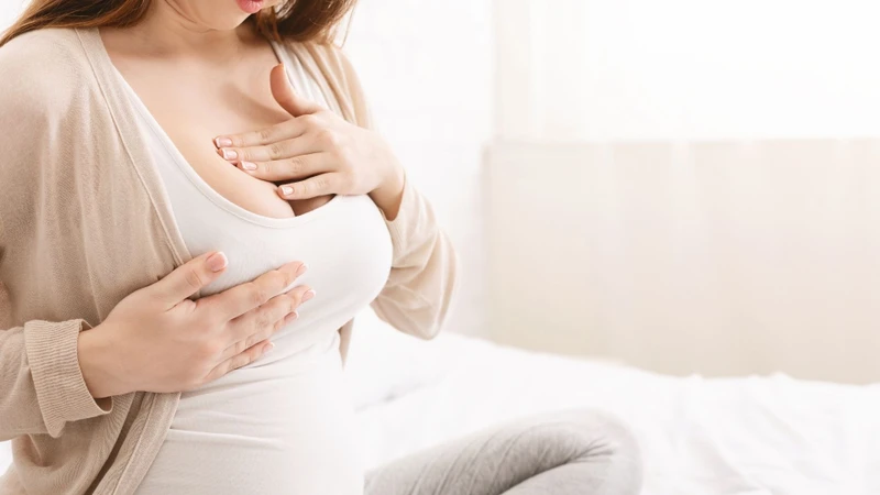 Chăm sóc đúng cách giúp mẹ bầu cảm thấy thoải mái khi ra sữa non