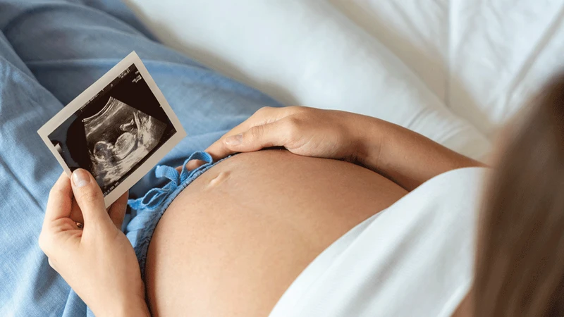 Bầu 5 tháng em bé đạp nhiều có sao không? 1