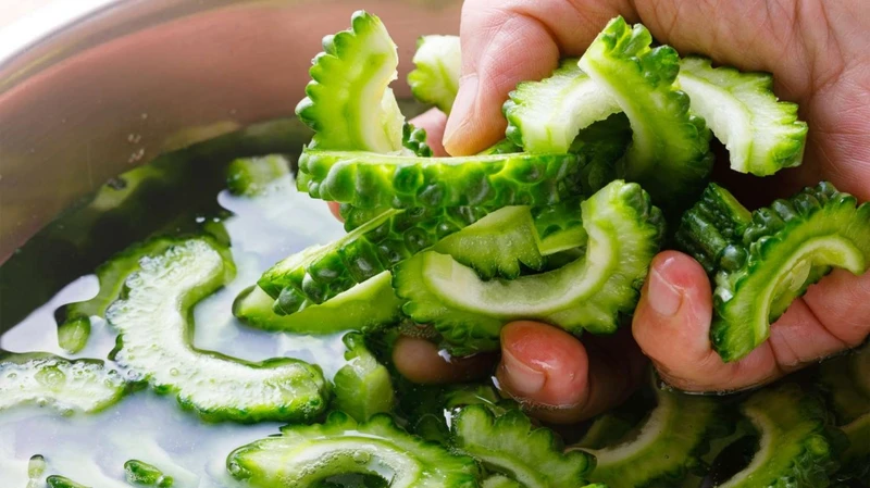 Bầu ăn khổ qua được không? Hướng dẫn ăn đúng cách cho bà bầu 1
