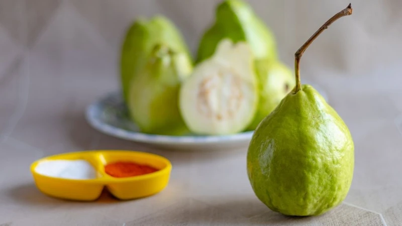 Bầu ăn ổi được không? Lưu ý về dinh dưỡng khi mang thai 1