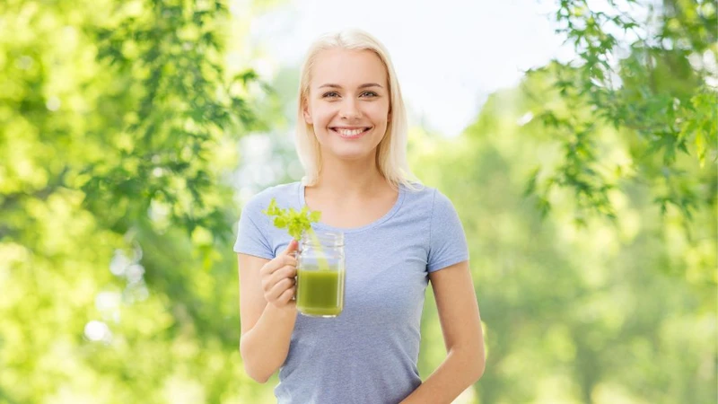 Bầu ăn rau cần được không? Lưu ý gì khi ăn? 2