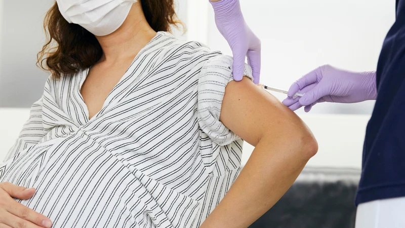 Vắc xin cúm bất hoạt không được xem là nguyên nhân gây hại thai IVF