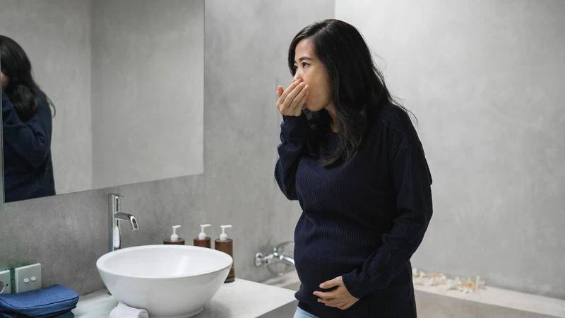 Bầu tháng cuối buồn nôn có sao không, nguyên nhân do đâu và khi nào cần đi khám? 1