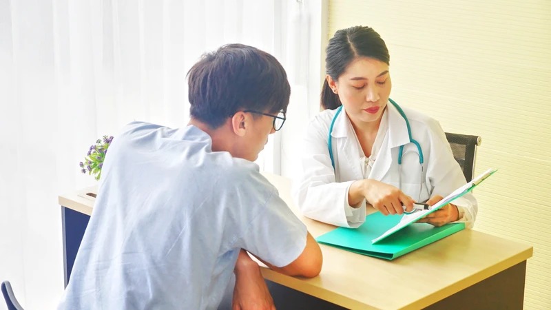 Trao đổi với bác sĩ chuyên khoa để có lời khuyên phù hợp nhất cho bé