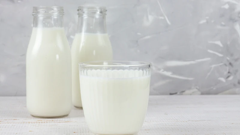 Sữa bột pha sẵn là một lựa chọn thay thế hữu ích cho sữa mẹ khi mẹ không thể cho bé bú trực tiếp
